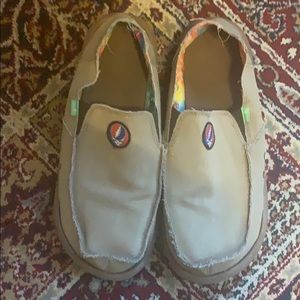 SANUKS sz 11 good condition